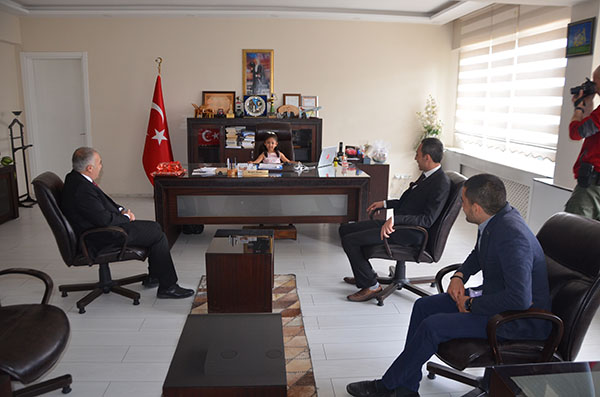 Öğrenciler Makam Koltuklarına Oturdu