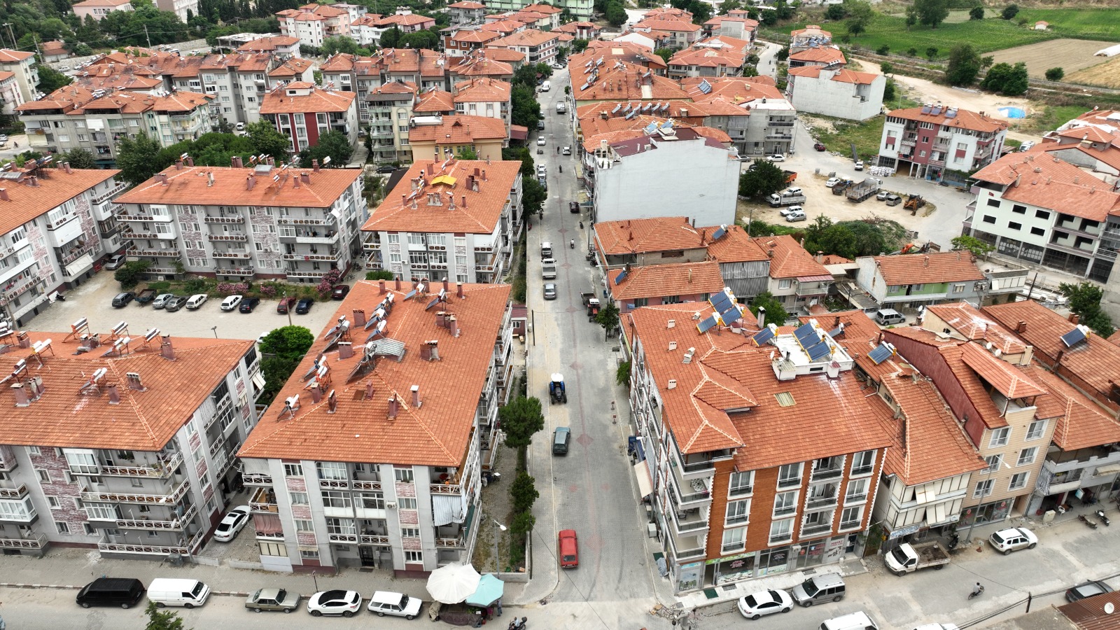 Şehit Mehmet Topcuoğlu Caddesi yol yapım çalışması tamamlandı