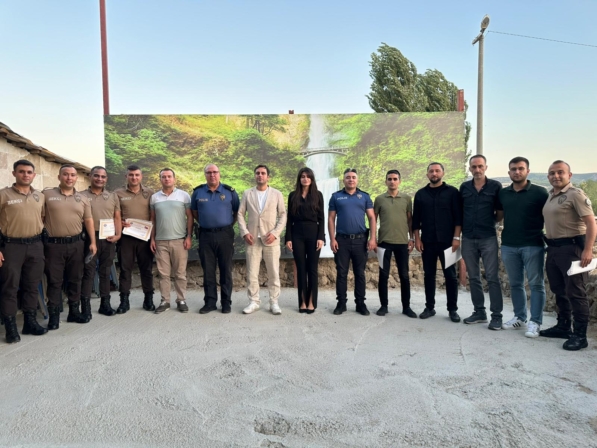 12 POLİS VE GÜVENLİK GÖREVLİSİNE BAŞARI BELGESİ VERİLDİ