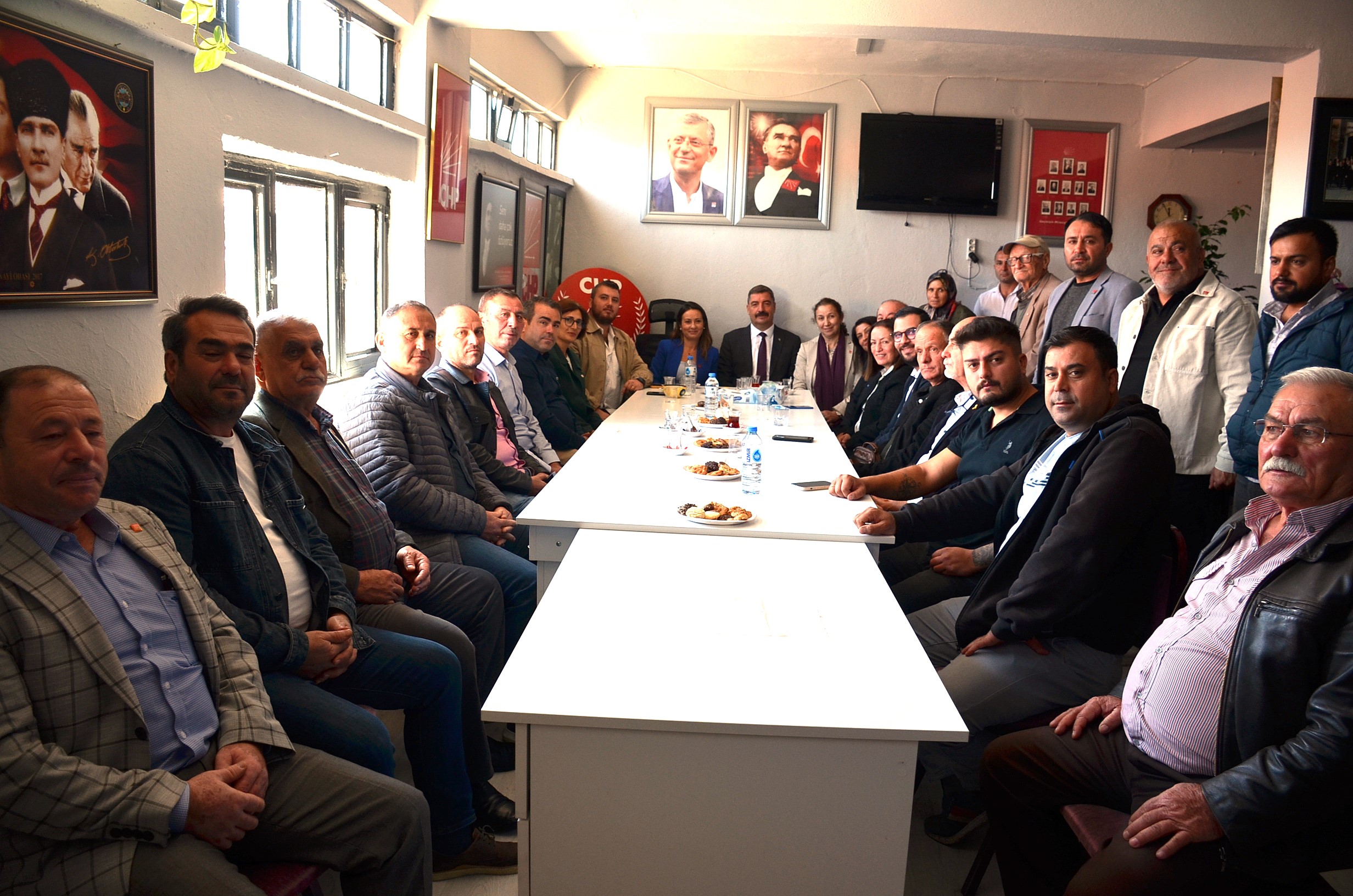 CHP  İL BAŞKANI ÖZALPER’DEN KULA İLÇE TEŞKİLATINA ZİYARET