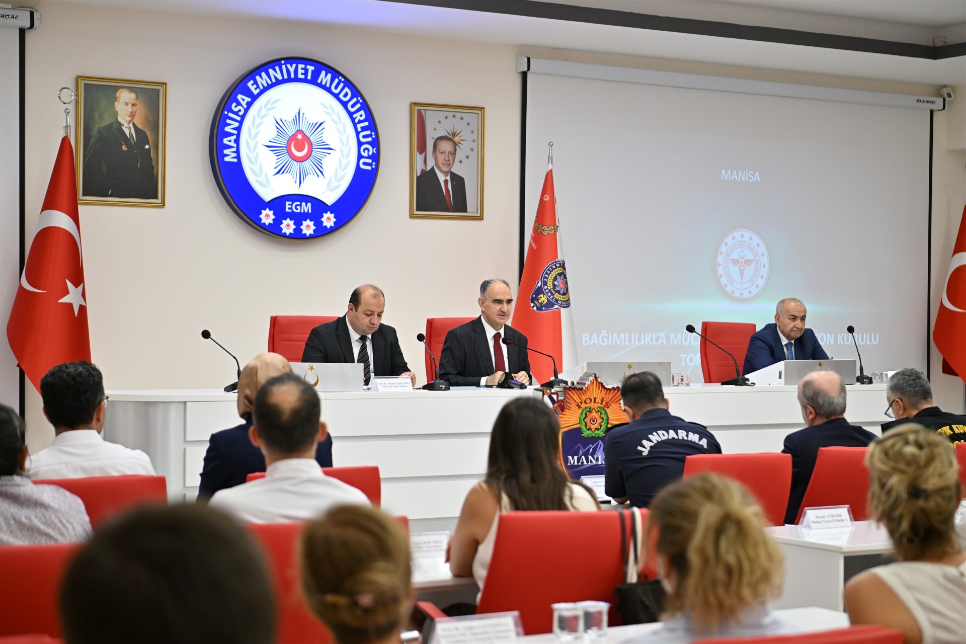 BAĞIMLILIKLA TOPYEKÛN MÜCADELEDE