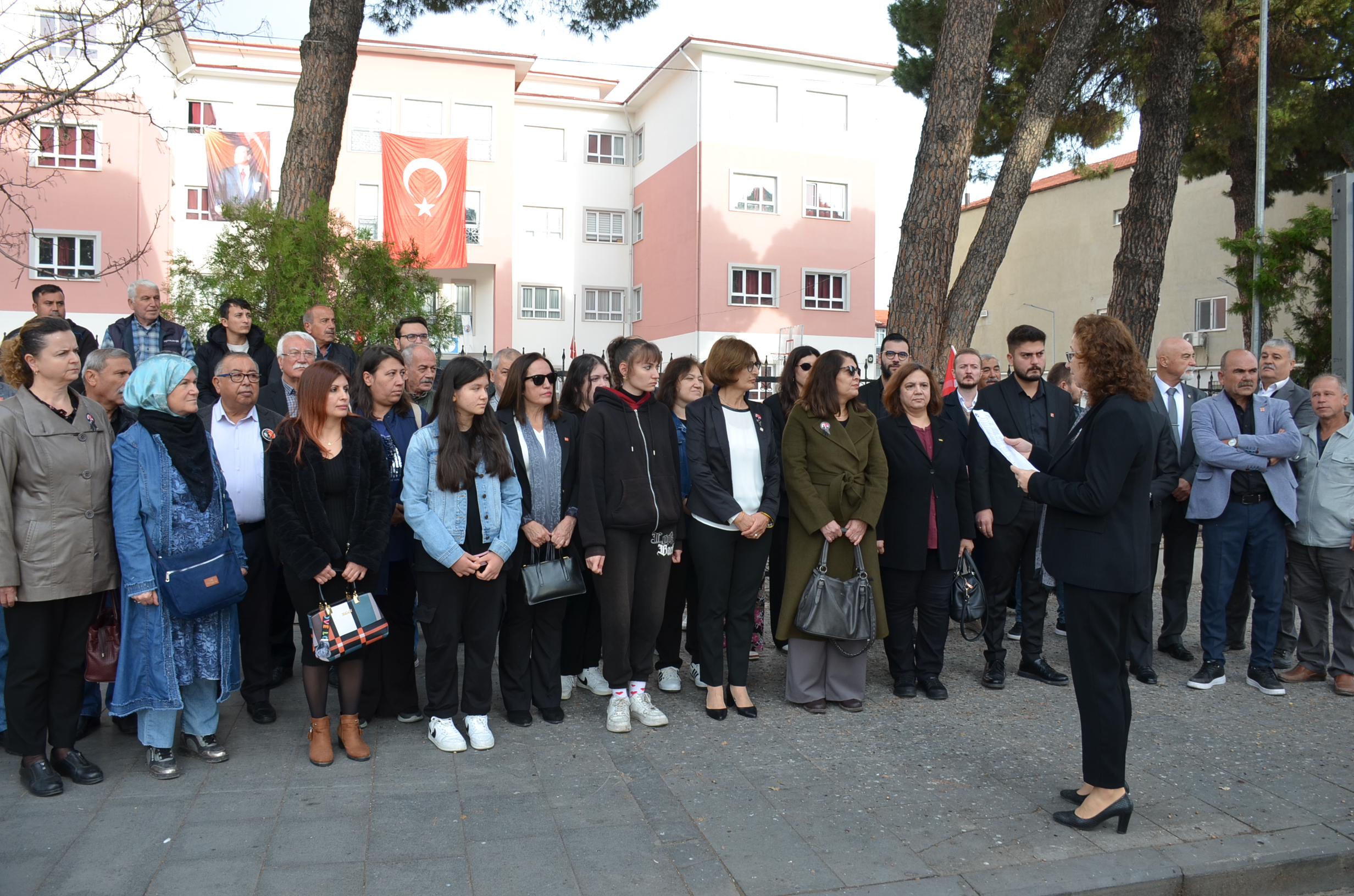 ÇINAR “10 KASIM’I TATİLLE GÖLGELEYEMEZSİNİZ!”